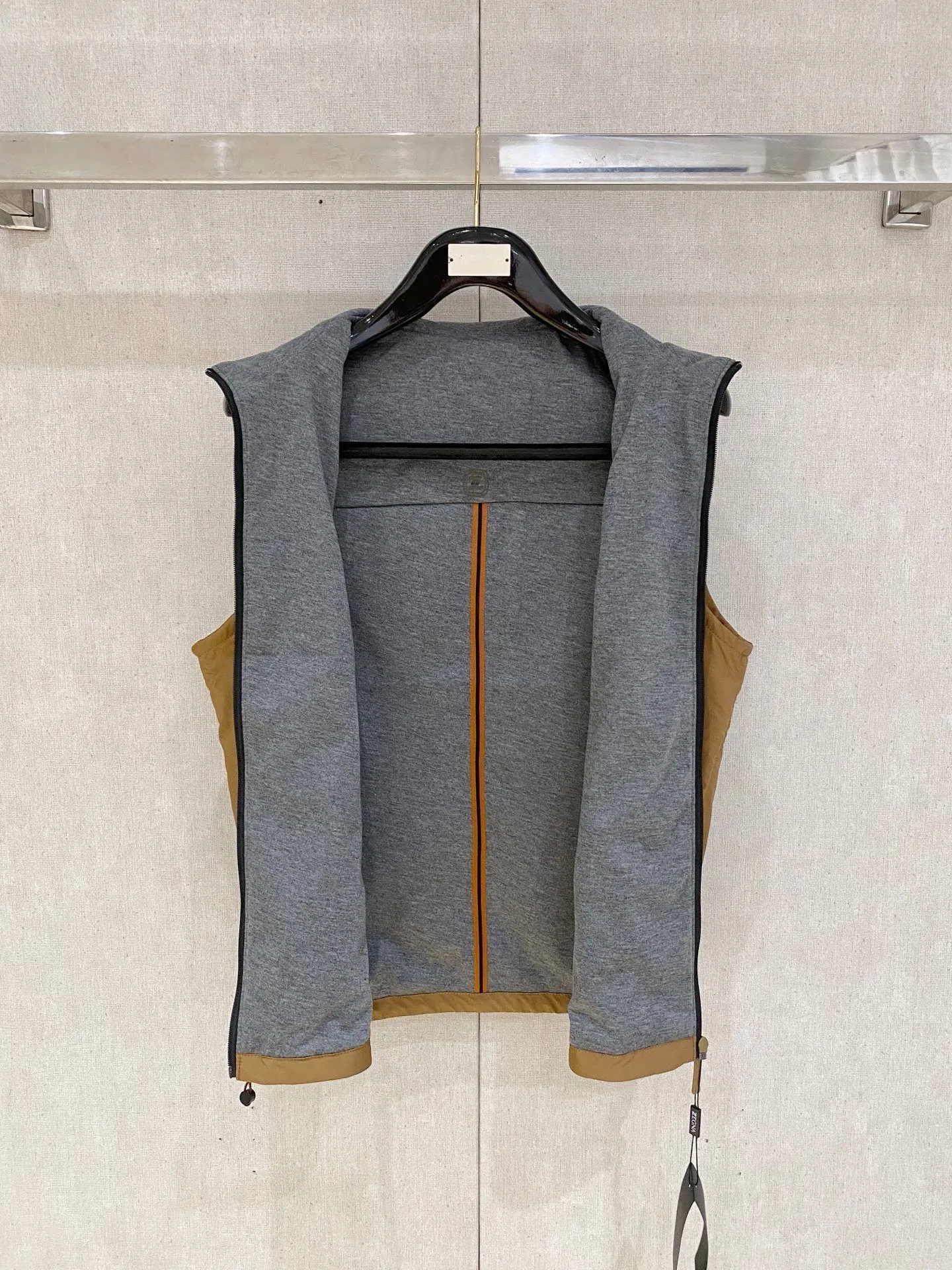 Zegna ： ， ， ， 、 ， ； ，Breathable ， ， 。 ： logo， ； ， ， ； ， ， ； ， ， 。 ： ， ， ； ， ， T 、 、 ； ， ； ， ， 。 ： 、 、 ， ， Versatile 。 ：Cream White、 、 、Navy Blue 、Black Sizes：M-4XL